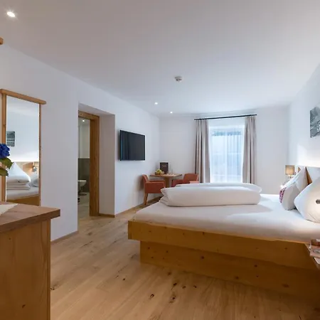 宾馆 Postgasthof Fischerwirt 瓦尔赫湖